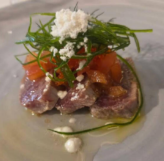 Huevo de granja con almogrote y espuma de papa, plato estrella de El Taller Seve Díaz en Puerto de la Cruz, restaurante con estrella Michelin